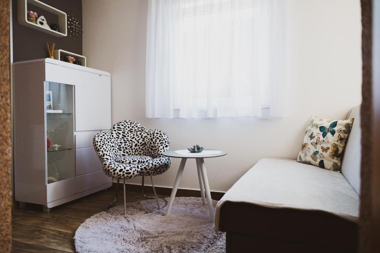 Soba I Apartman Dula Ogulin Dış mekan fotoğraf