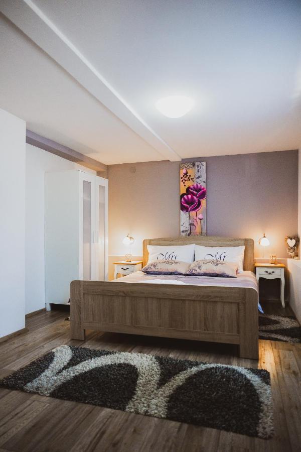 Soba I Apartman Dula Ogulin Dış mekan fotoğraf