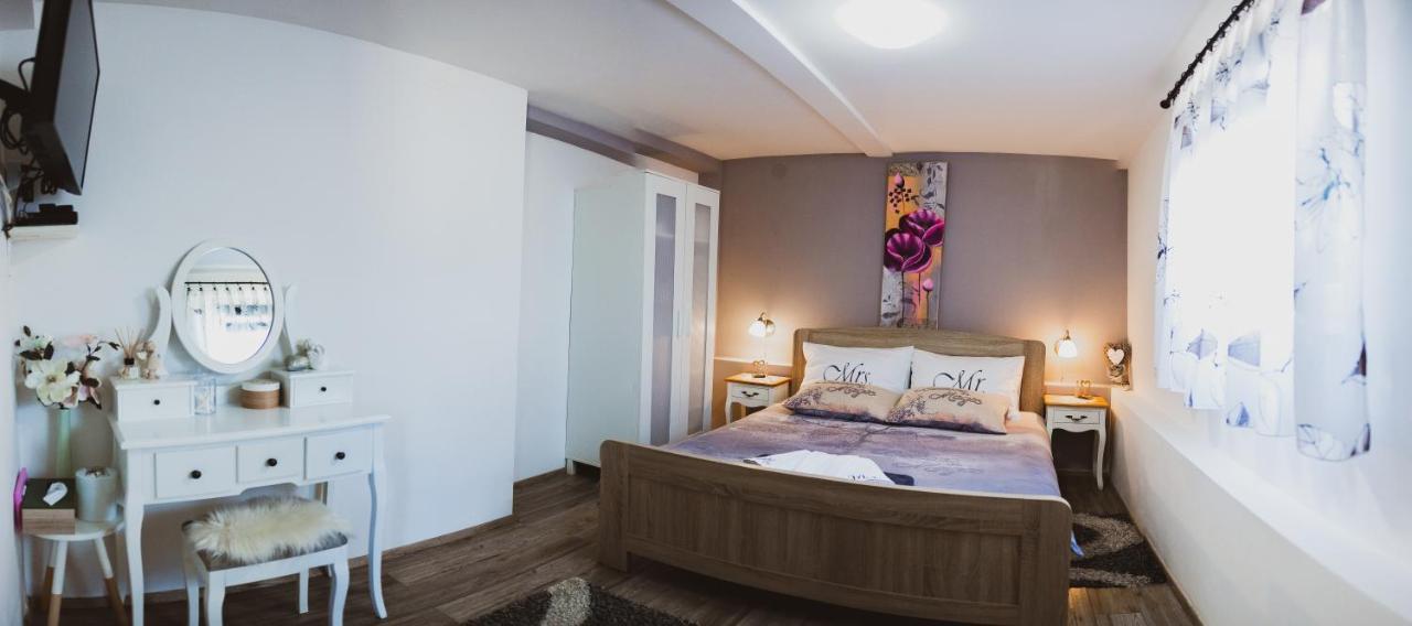 Soba I Apartman Dula Ogulin Dış mekan fotoğraf